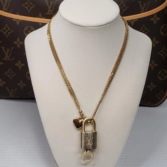 Louis Vuitton Lock & Key w/ Unbranded Heart Love Golden Stainless Steel Chain - Picture 1 of 14